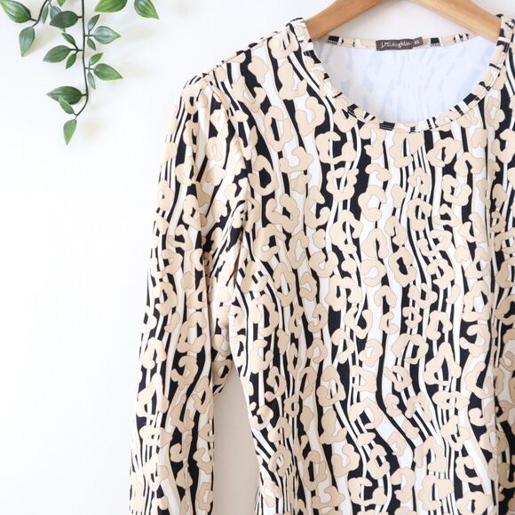 J. McLaughlin Black and Cream Patterned Blouse - Picture 2 of 4